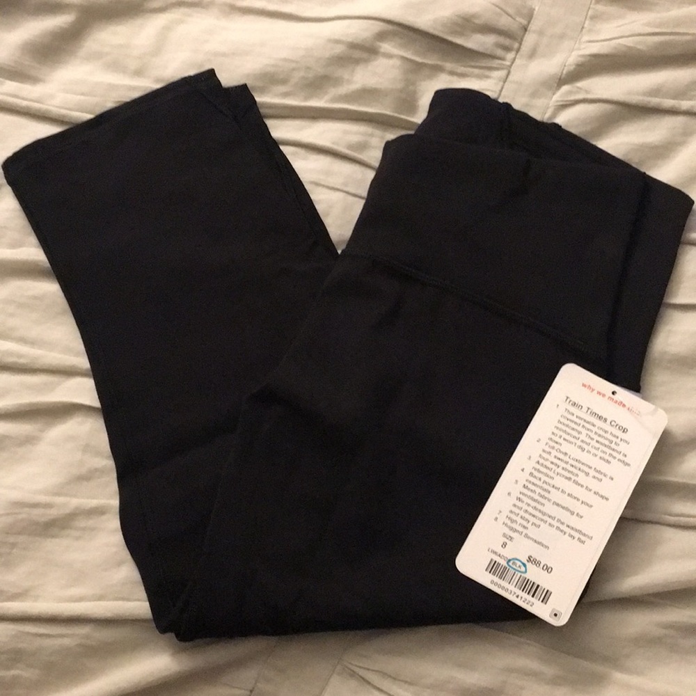 NWT Lululemon train times crop